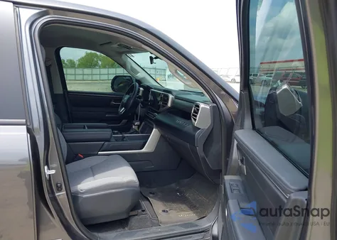 2024 Toyota Tundra Sr5 4Wd z USA, uszkodzony, nr VIN 5TFLA5DB5RX233640